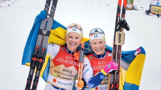 Jonna Sundling est devenue la reine du sprint en Coupe du monde. Ici avec Emma Ribom après la médaille d'or du sprint par équipe.