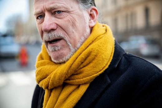 Daniel Helldén (député) est membre de la commission des transports.