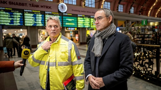Roberto Maiorana (à droite) a pris ses fonctions de directeur général de l'administration suédoise des transports en mars 2022. À gauche : l'attaché de presse de l'agence, Bengt Olsson.