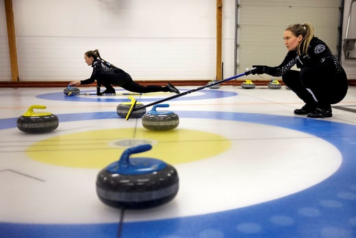 Agnes Knochenhauer et Sara McManus s'entraînent pour la Coupe du Monde.