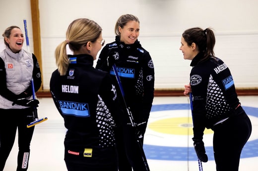 L'équipe Hasselborg a remporté neuf médailles lors des championnats. Aujourd'hui, la capitaine Anna (à l'extrême droite) a pour objectif de mener l'équipe vers la dixième médaille.