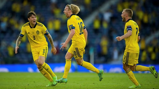 À l'été 2021, Victor Nilsson Lindelöf et Emil Forsberg étaient les coéquipiers de Sebastian Larsson. Aujourd'hui, il évalue leurs efforts en tant qu'expert de la télévision.