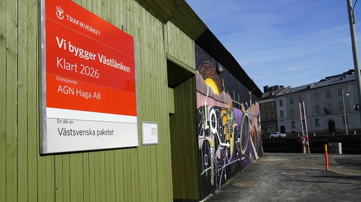 Les panneaux de la ville continuent d'annoncer que le West Link sera achevé en 2026, mais depuis janvier, l'administration suédoise des transports déclare ouvertement que ce ne sera pas le cas.