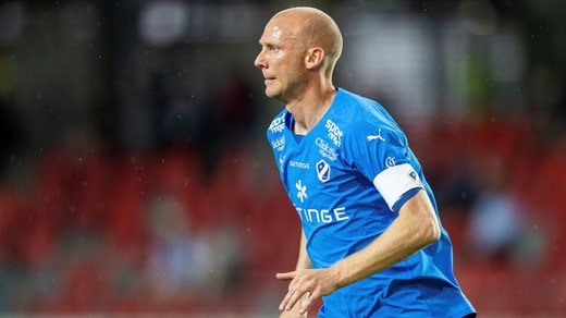 L'entraîneur de l'IFK Göteborg, William Lundin, est le plus rapide : dès la deuxième minute, il pense que l'attaquant de Halmstad, Andreas Johansson, va briser le zéro de l'Allsvenska.