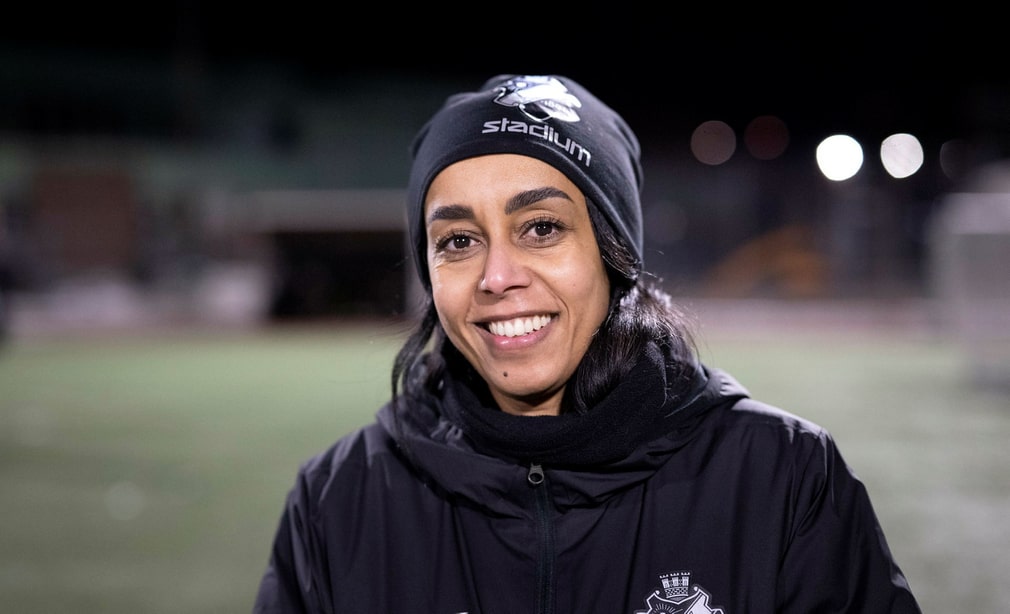 Leila Fitwi Badic, entraîneur des parents, ne sait pas vraiment ce qu'il adviendra de ses joueuses l'année prochaine, lorsque l'académie commencera à fonctionner, ni si elles pourront former une équipe. Il y a beaucoup moins de filles que de garçons qui jouent.