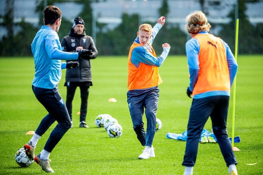Le Malmö FF travaille sur sa nouvelle et complexe façon de jouer.