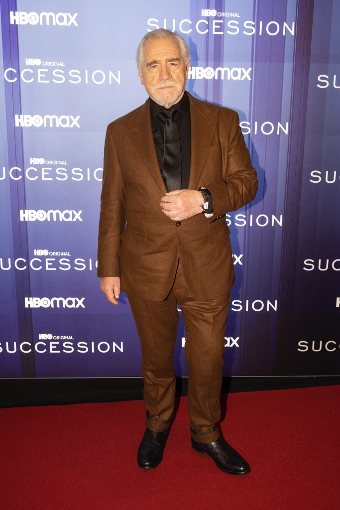 Brian Cox, Succession, première, Suède, Stockholm, tapis rouge, tapis rouge des célébrités, costume, costume marron, costume pour homme, costume en cachemire, bottes, bottes pour homme, bottes en cuir, bottes à fleurs.