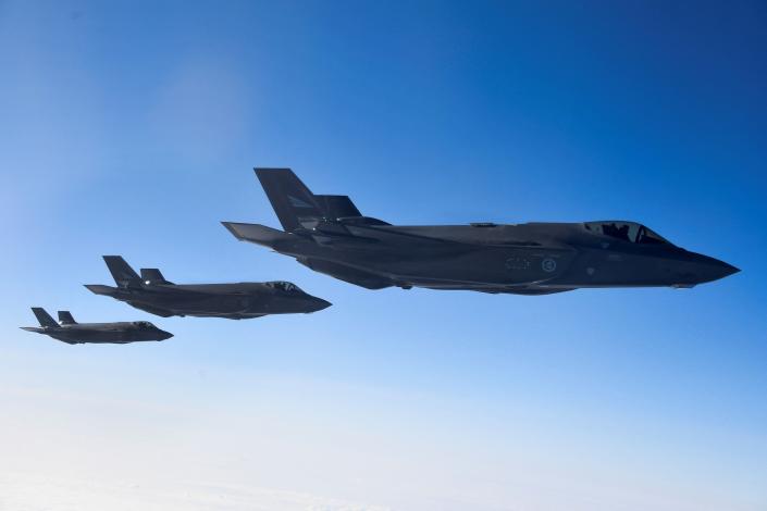 Chasseurs norvégiens F-35 photographiés au-dessus de la Norvège le 22 mars 2022.