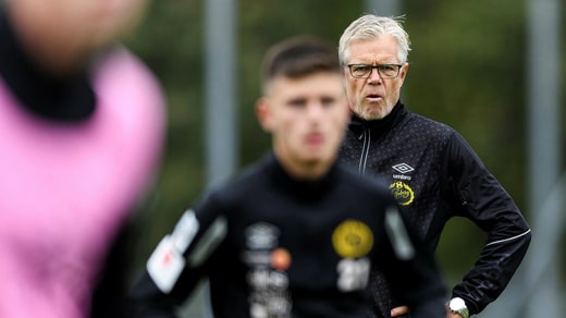 Hans Lindbom a derrière lui une longue carrière dans le football suédois. Il a notamment travaillé dans l'organisation d'Elfsborg.