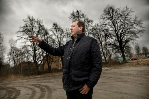 - Nous aurions déjà dû commencer ; maintenant, il faudra attendre au moins 2025 avant de commencer à construire, déclare le PDG Ulf Rohlén à propos du site où Öbo veut construire un immeuble de 16 étages.
