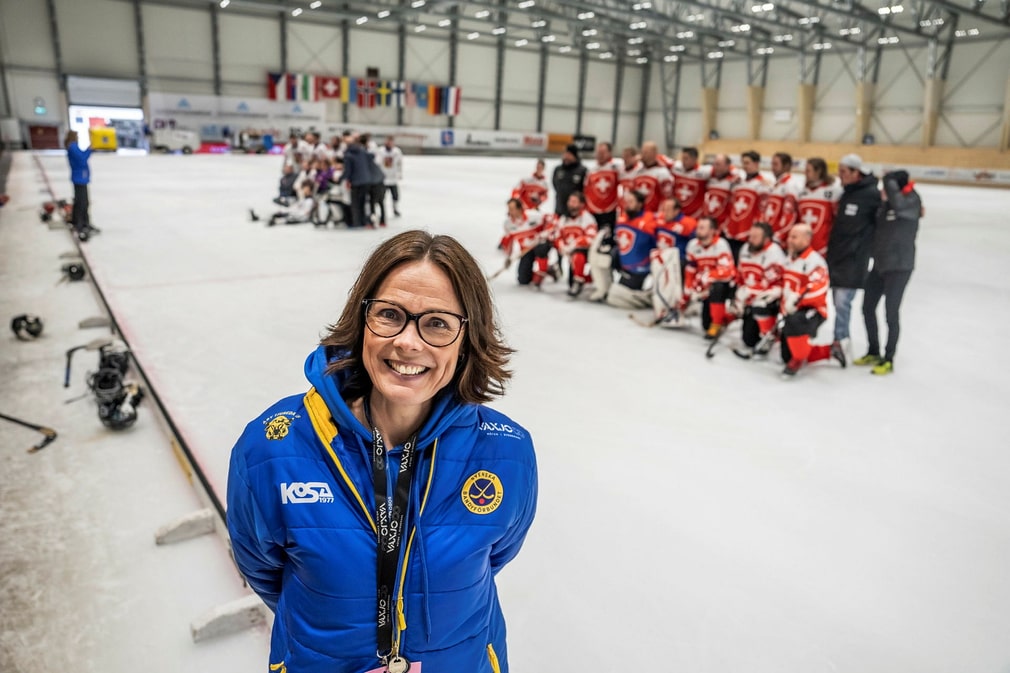 La Suisse a posé pour une photo d'équipe et Malin Svensson, présidente du club organisateur Åby / Tjureda, apprécie que tout fonctionne comme il se doit pendant la Coupe du monde.