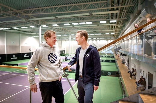 L'académie de tennis Good To Great, dont Nicklas Kulti est l'un des fondateurs, a été impliquée dans le processus de développement de Play Replay et a maintenant acheté le système pour ses opérations.