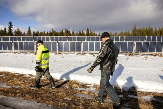 Ils ont loué la construction de la digue elle-même. Pour le reste, l'association a réparé la plupart des choses elle-même.