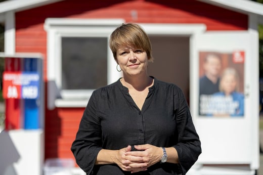 Katrin Stjernfeldt Jammeh (S), présidente du conseil municipal de Malmö, estime qu'un métro entre Malmö et Copenhague est important pour l'ensemble de la Suède, car il soulagerait le pont de l'Öresund et permettrait d'augmenter le trafic de marchandises vers l'Europe.