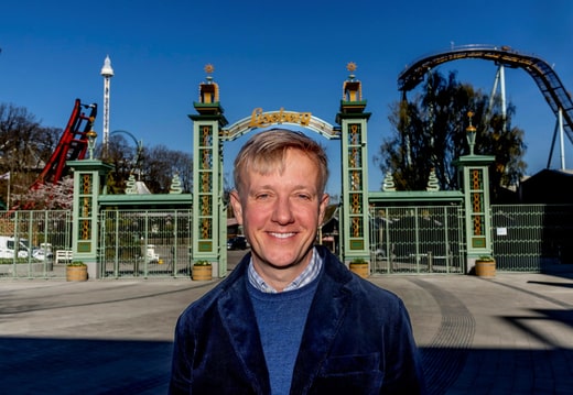 À la nouvelle entrée sud du parc d'attractions, on a choisi de copier l'entrée nord classique.