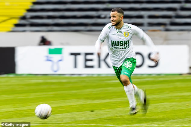 Bien que né en Suède, Jeahze a choisi de prêter allégeance à l'équipe nationale irakienne.