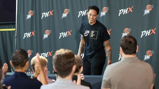 Une grande partie de la presse était présente lorsque Brittney Griner a donné sa première interview après sa libération de la captivité russe.