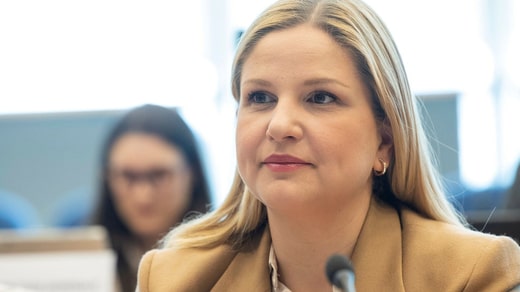 Arba Kokalari. Membre du Parlement européen pour le parti modéré.