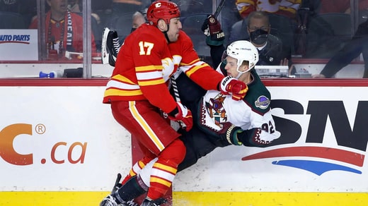 Milan Lucic, attaquant de puissance de 105 kg au Canada.