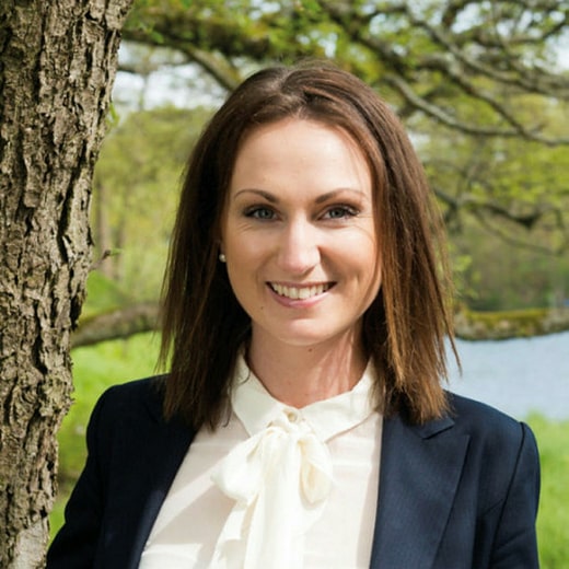 Sandra Johansson est conseillère municipale d'opposition à Falkenberg et appartient au parti modéré.