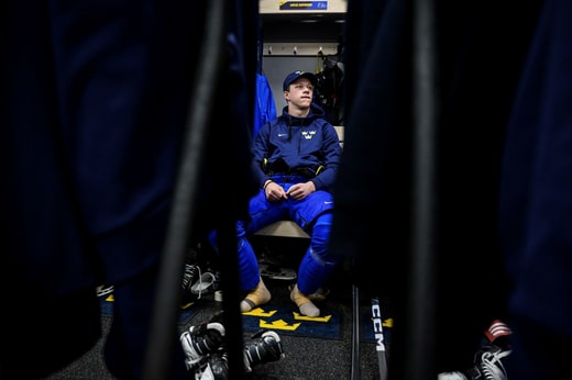 Lucas Raymond, 21 ans, joue un rôle important dans l'équipe suédoise de la Coupe du monde à Tampere. Il joue en première ligne et en supériorité numérique.