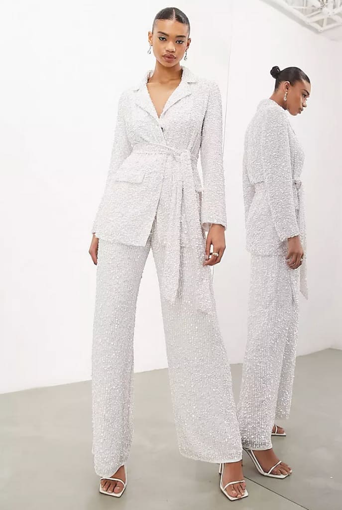 Combinaison blanche scintillante