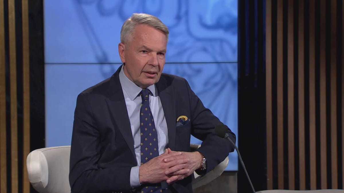 Ulkoministeri Pekka Haavisto A-studiossa 26.4.2023.