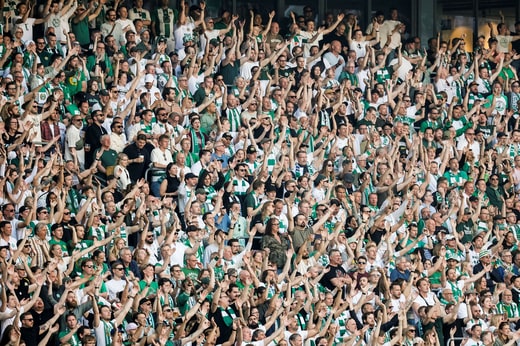Les fans de Hammarby au Tele2 arena.