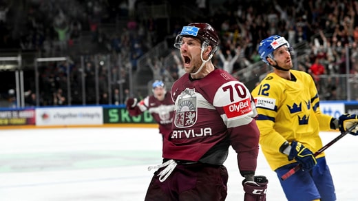 Miks Indrasis célèbre le but qui a mené à la victoire 3-1 contre Tre Kronor.