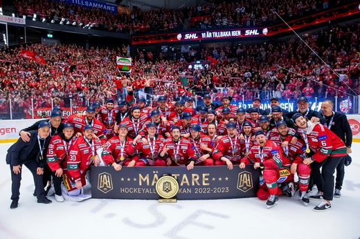 Les joueurs et les dirigeants de Modo ont été longuement félicités après le match de la Walpurgisnacht.
