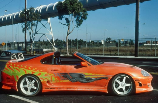 La Toyota Supra a été conduite dans le premier film par Paul Walker, qui joue le rôle du policier infiltré Brian O'Conner.