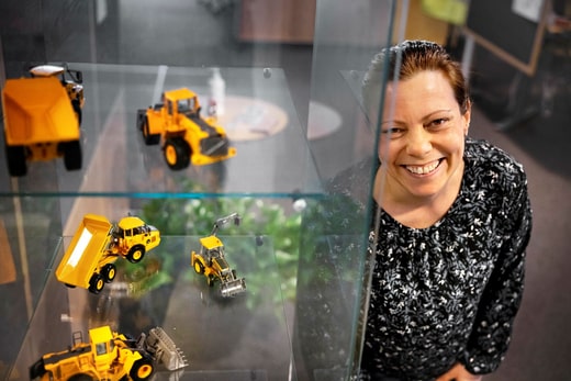 Nina Ånestrand, employée chez Volvo Construction Equipment, estime que le travail psychosocial a créé un climat plus ouvert parmi les employés.