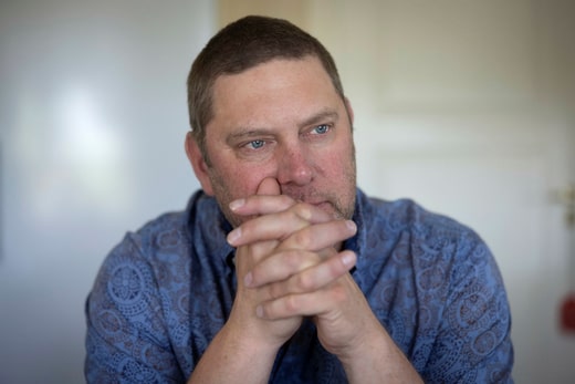 Roberth Kihlin est la cinquième génération d'agriculteurs sur l'exploitation et espère qu'il y en aura une sixième après lui.