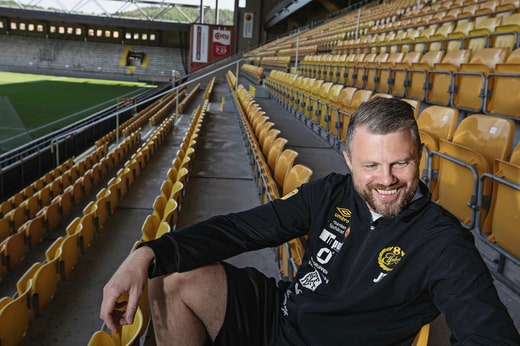 Jimmy Thelin vit à Habo, près de Jönköping, et fait la navette entre son domicile et Borås, à près de dix kilomètres de là.