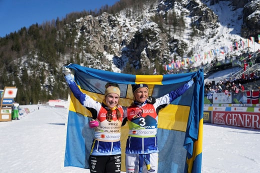 Ebba Andersson et Frida Karlsson ont continué après l'école de ski.