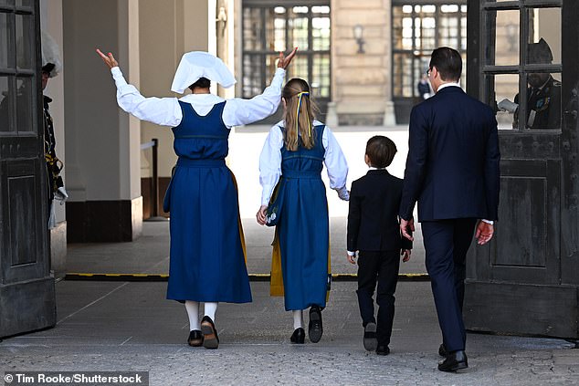 La princesse héritière et sa famille ont ouvert les portes du palais au public à 10 heures.
