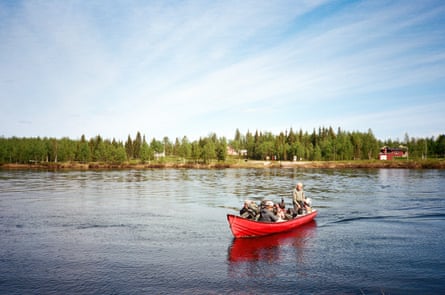 Traversée d'une rivière en Suède