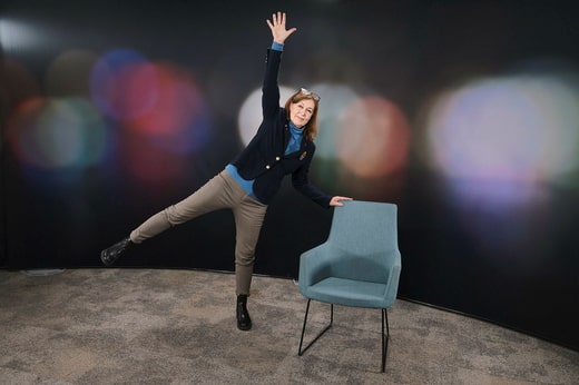 Irene Samuelsson, conseillère sportive, fait l'exercice de l'