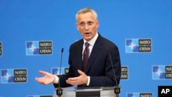 DOSSIER - Le secrétaire général de l'OTAN, Jens Stoltenberg, s'exprime lors d'une conférence de presse pré-ministérielle au siège de l'OTAN à Bruxelles, le 14 juin 2023.