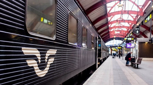 SJ et plusieurs autres entreprises ont également eu des problèmes pour délivrer les billets à temps en raison des retards de planification de l'administration suédoise des transports.