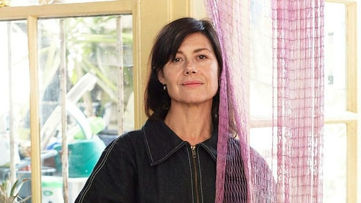 Mathilda Tham est professeur de design à l'université de Linnaeus et travaille sur les questions de développement durable depuis vingt-cinq ans.