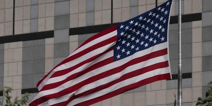 Ces actions visent à forcer Budapest à donner son feu vert à l'expansion de l'alliance.