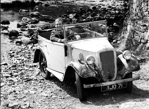 Dans la première série télévisée, qui s'est déroulée de 1978 à 1990, le personnage de James Herriot - du moins selon les forums de discussion de la populaire série de la BBC - conduisait une Morris 8 Sports Tourer. Qu'en pensent nos lecteurs avertis - est-ce exact ?