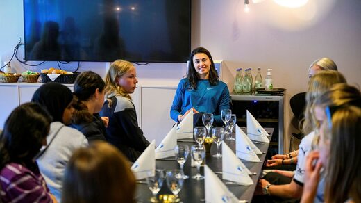 La première rencontre avec les filles du projet 