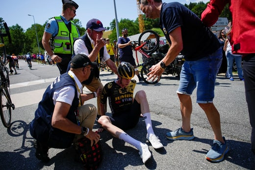 Toute une série de cyclistes ont été impliqués dans la chute de la 15ème étape. Sur la photo : Nathan van Hooydonck.