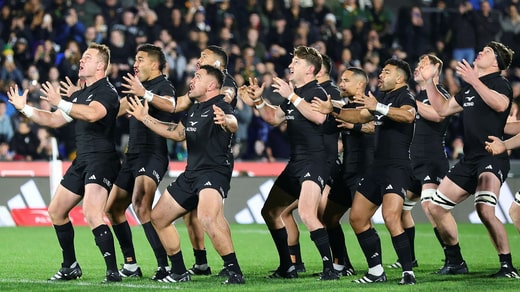 L'équipe nationale de rugby de Nouvelle-Zélande avec la danse traditionnelle du menton. Photo d'archive.