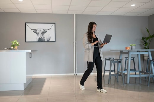 Rebecca Segedi conseille aux personnes qui cherchent un emploi depuis longtemps de rester calmes. Tôt ou tard, tout finira par s'arranger.