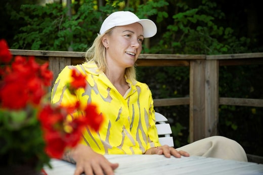 Au fil des ans, Sarah Sjöström s'est rendu compte qu'il était parfois judicieux de ne pas participer à certaines activités afin de s'en sortir physiquement et mentalement. Aux Championnats du monde de cette année, elle ne participe qu'à deux épreuves individuelles et, à l'automne dernier, elle a fait une longue pause.