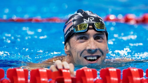 Michael Phelps est le nageur qui a remporté le plus de médailles en Coupe du monde. Phelps a mis fin à sa carrière pour la première fois en 2012, mais a fait son retour quelques années plus tard. Les Jeux olympiques de Rio en 2016 ont été sa dernière compétition.
