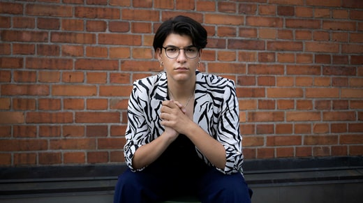 Elias Fjellander estime qu'il est important d'avoir un dialogue étroit entre la Confédération suédoise des sports, les fédérations sportives spécialisées et les organisations représentant les personnes LGBTI.